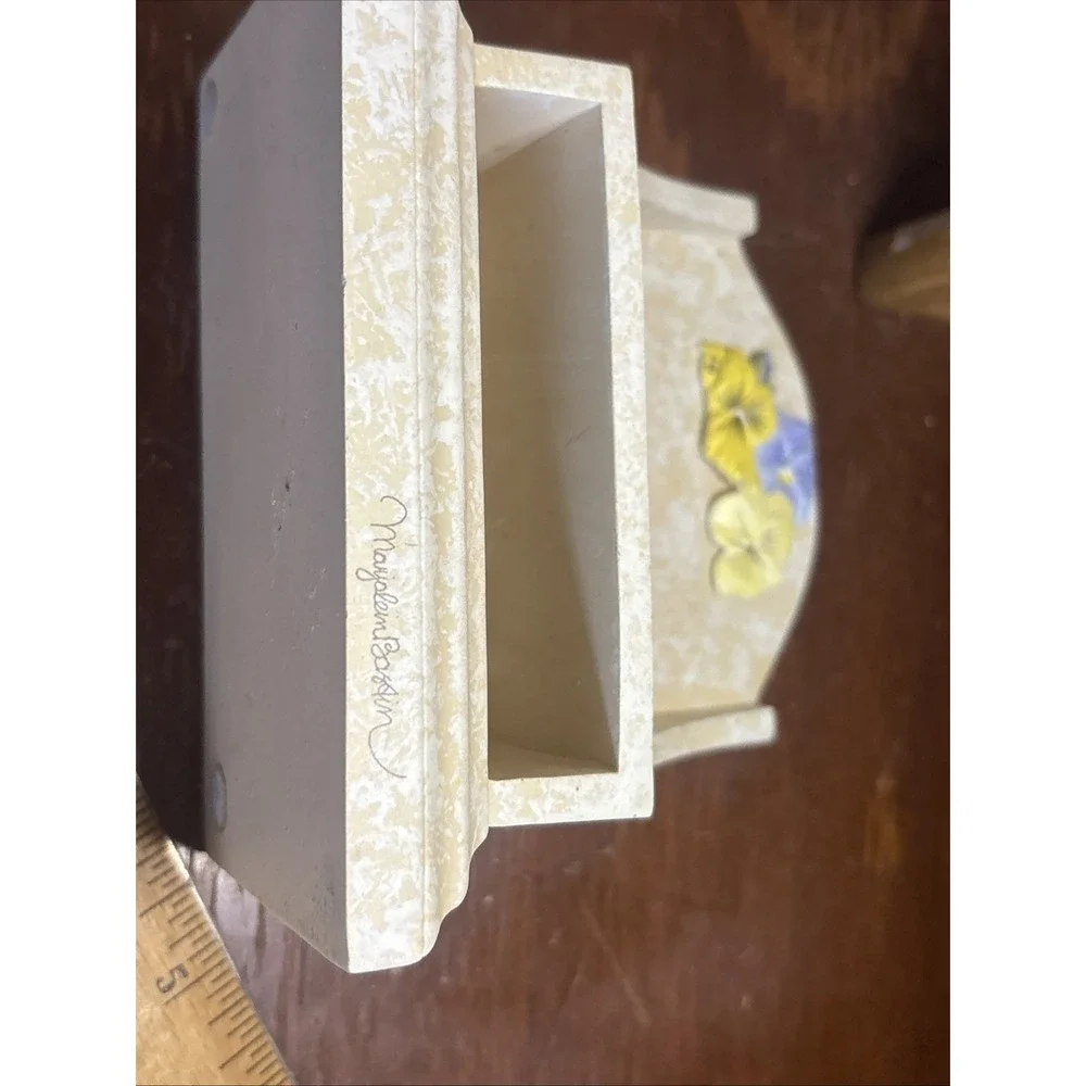 Hallmark Marjolein Bastin‎ Marble Perpetual Desk calendar with pansies